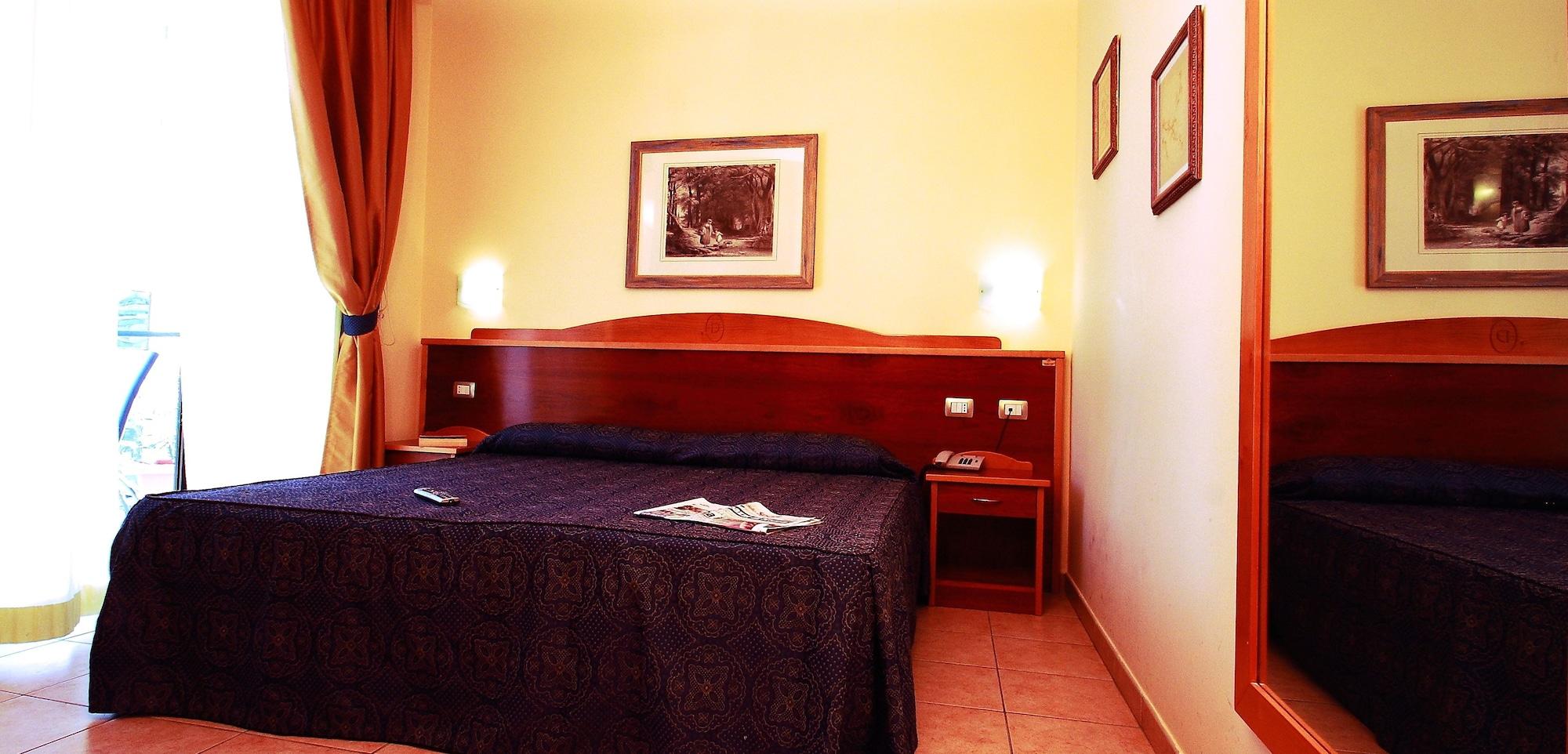 Hotel Duca Degli Abruzzi Монтесильвано Экстерьер фото