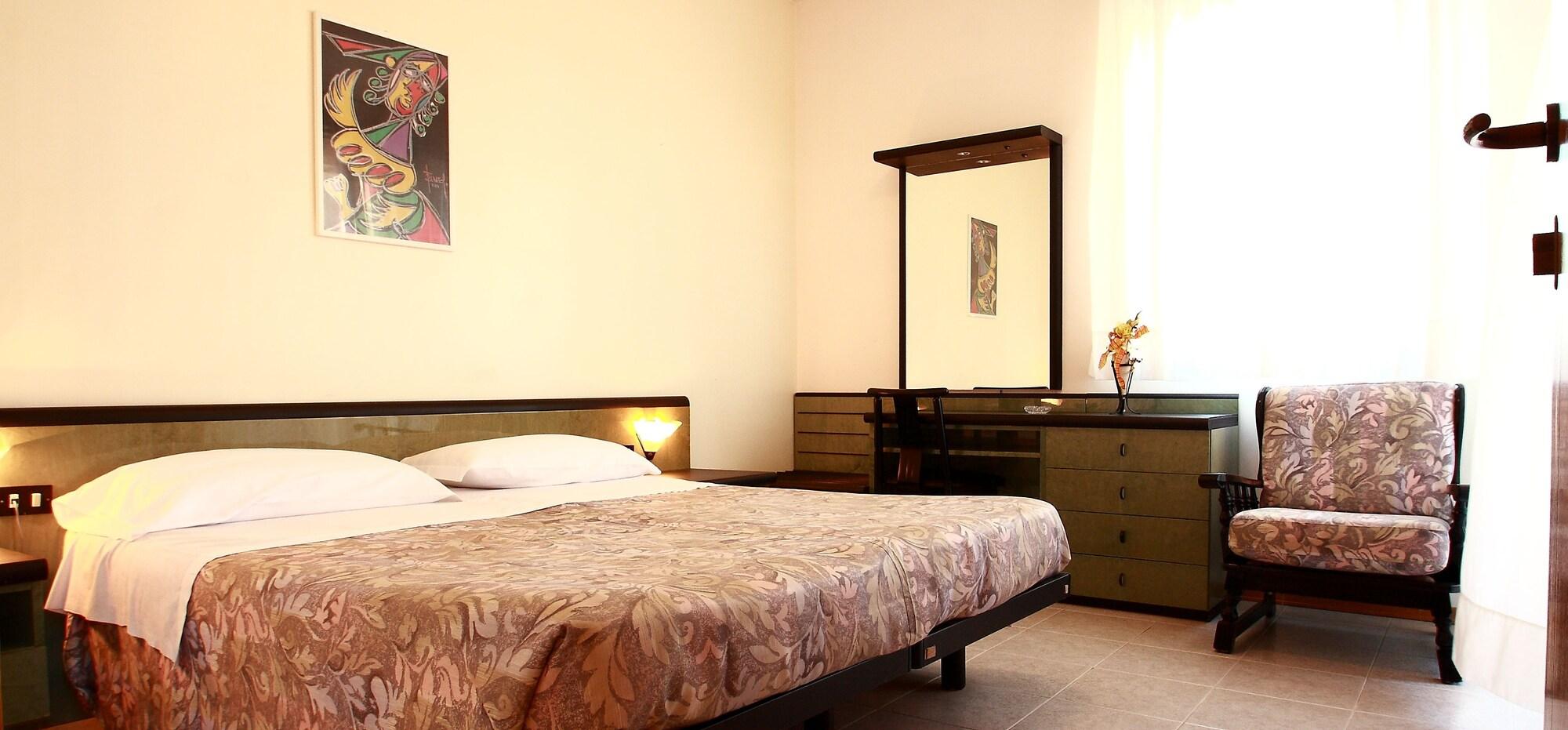 Hotel Duca Degli Abruzzi Монтесильвано Экстерьер фото