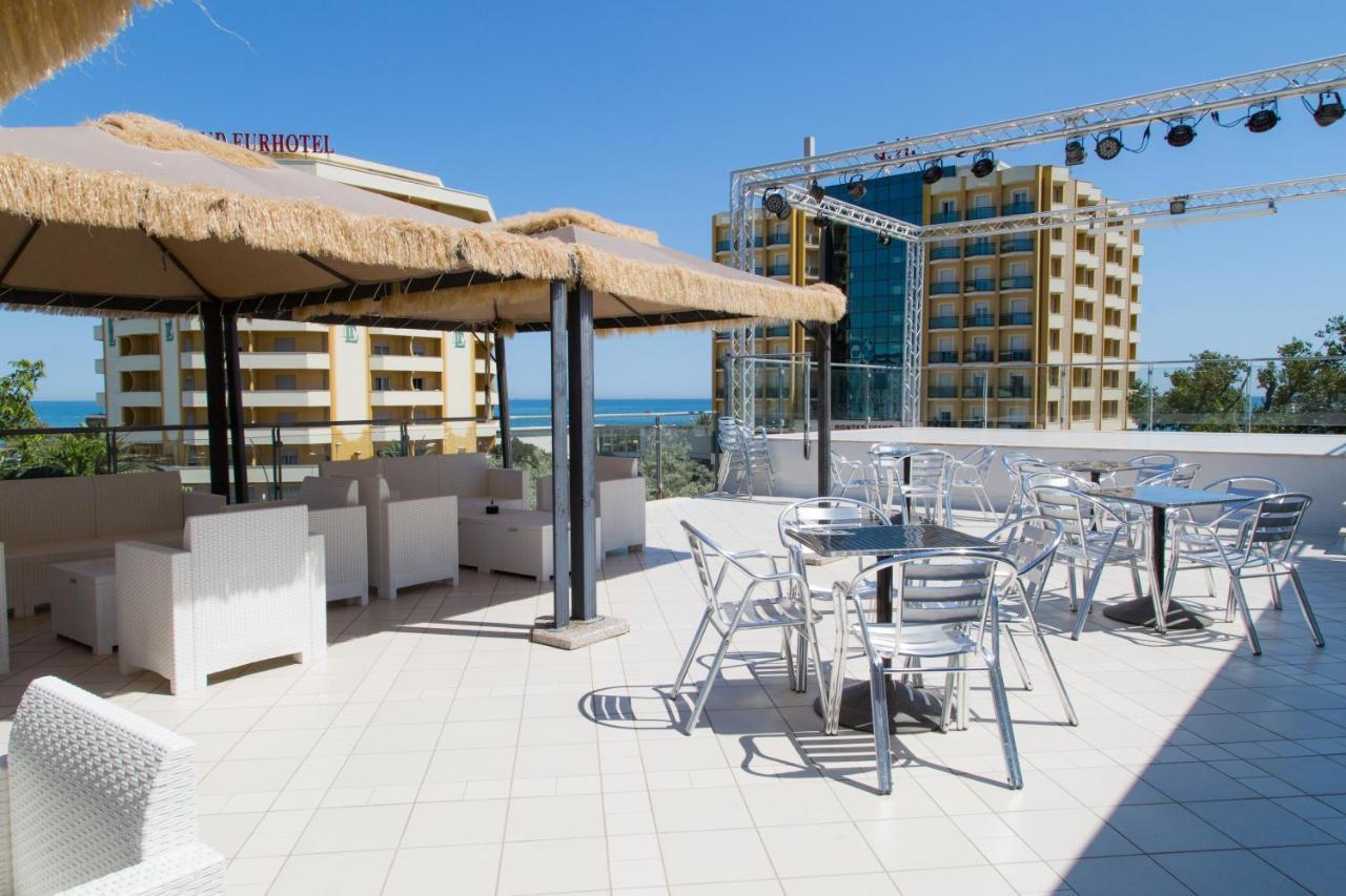 Hotel Duca Degli Abruzzi Монтесильвано Экстерьер фото
