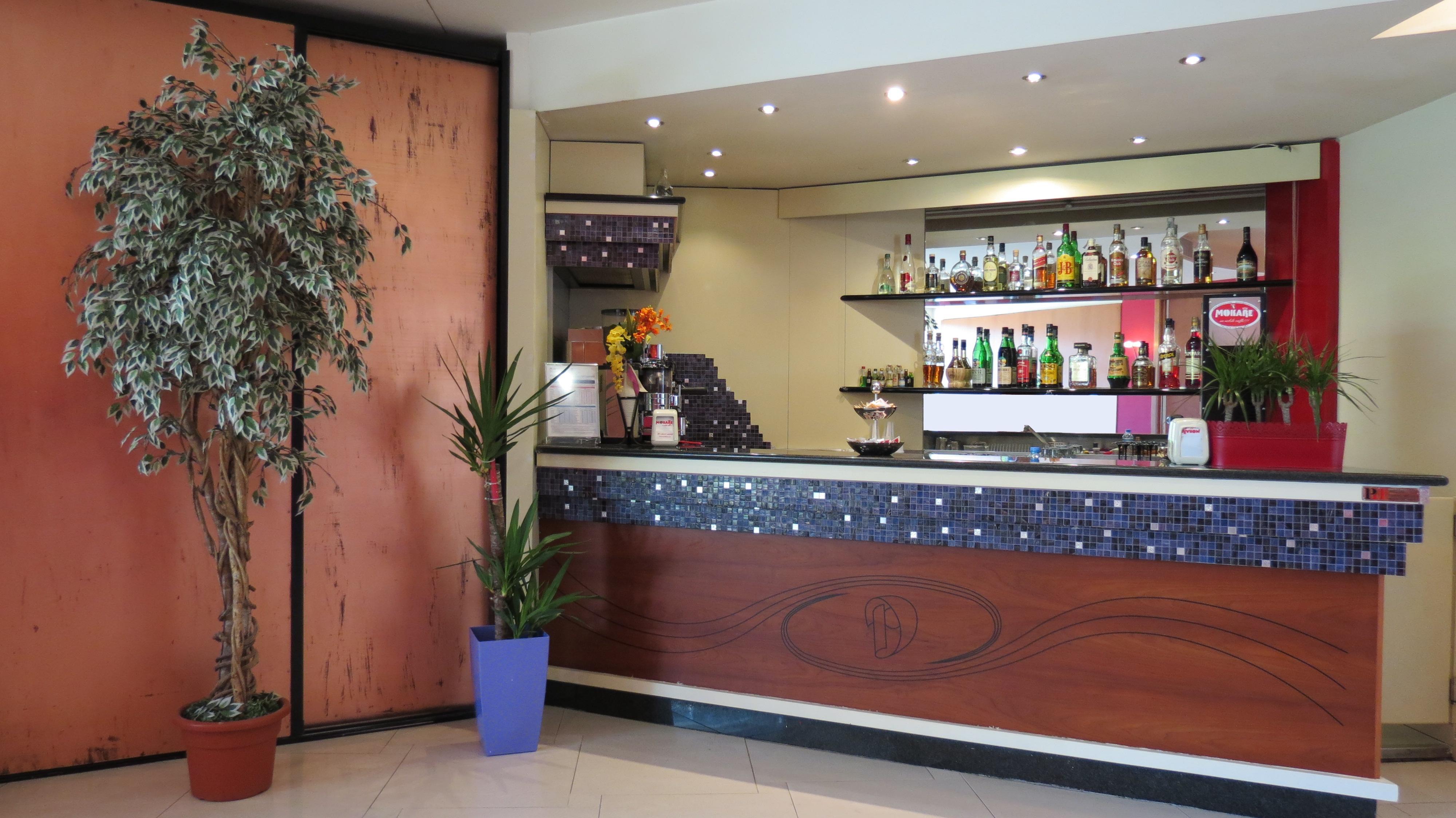 Hotel Duca Degli Abruzzi Монтесильвано Экстерьер фото