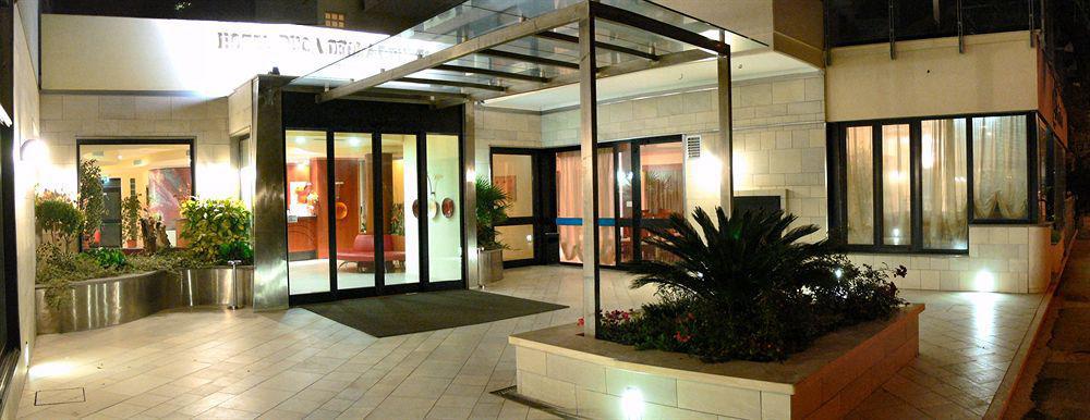 Hotel Duca Degli Abruzzi Монтесильвано Экстерьер фото